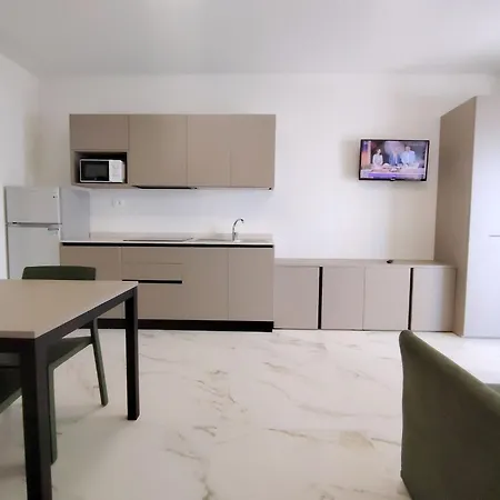 Super Modern Flat With Large Balcony In * بيبيوني