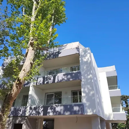 Super Modern Flat With Large Balcony In Apartment