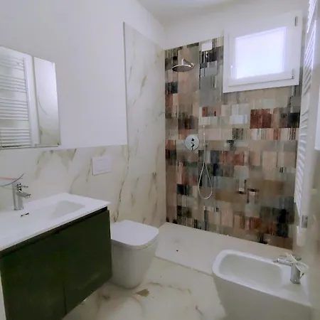 Super Modern Flat With Large Balcony In Apartment *