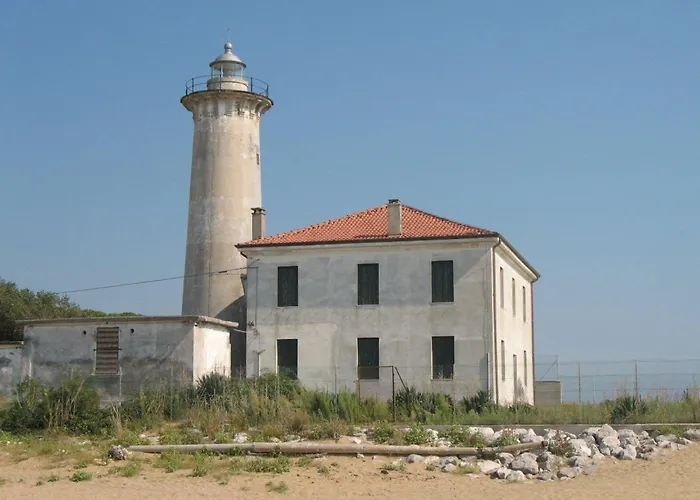 Super Modern Flat With Large Balcony In