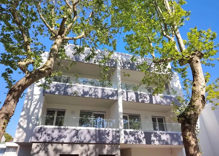 Super Modern Flat With Large Balcony In